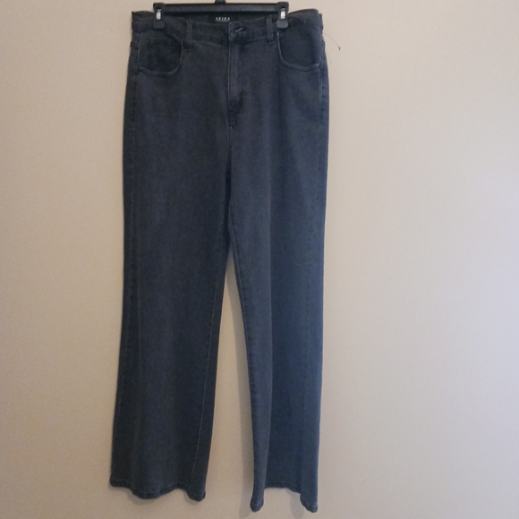 AKIRA Coal Black Jeans (NWOT) - Picture 8 of 8